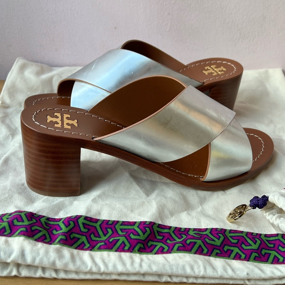 TORY BURCH SILVER METALLIC MONTROSE STACKED BLOCK HEEL SLIDE SANDALS BRAND NEW - Picture 15 of 16